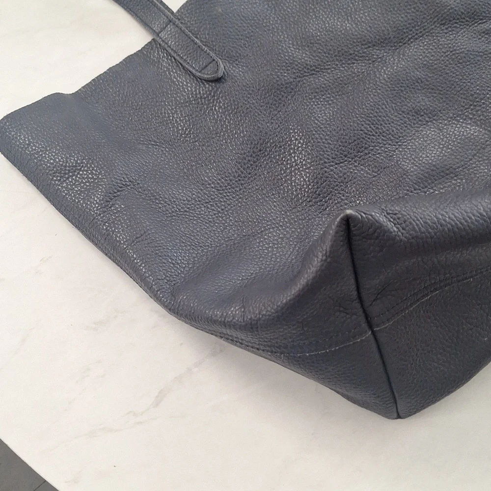 Cuyana Navy Large Leather Tote